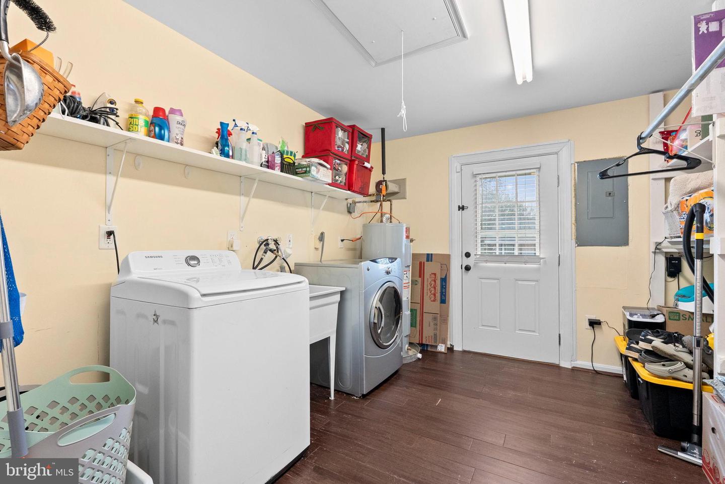 204 REDWOOD, FREDERICKSBURG, Virginia 22408, 3 Bedrooms Bedrooms, 5 Rooms Rooms,2 BathroomsBathrooms,Residential,For sale,204 REDWOOD,VASP2037994 MLS # VASP2037994