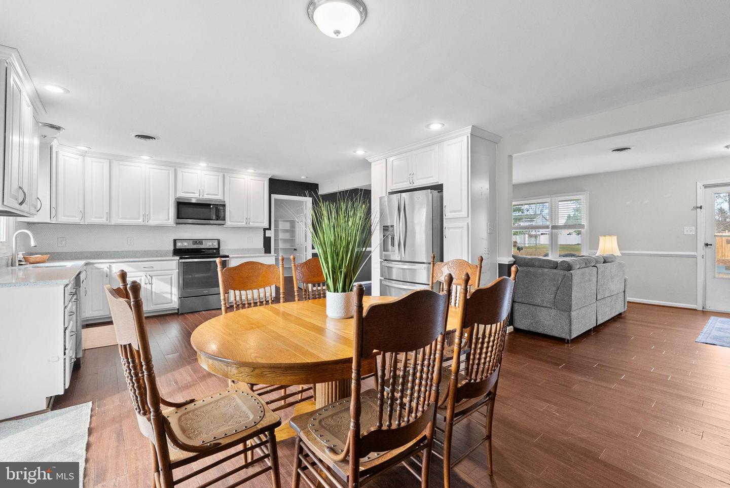 204 REDWOOD, FREDERICKSBURG, Virginia 22408, 3 Bedrooms Bedrooms, 5 Rooms Rooms,2 BathroomsBathrooms,Residential,For sale,204 REDWOOD,VASP2037994 MLS # VASP2037994