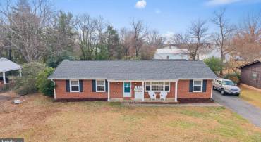 204 REDWOOD, FREDERICKSBURG, Virginia 22408, 3 Bedrooms Bedrooms, 5 Rooms Rooms,2 BathroomsBathrooms,Residential,For sale,204 REDWOOD,VASP2037994 MLS # VASP2037994