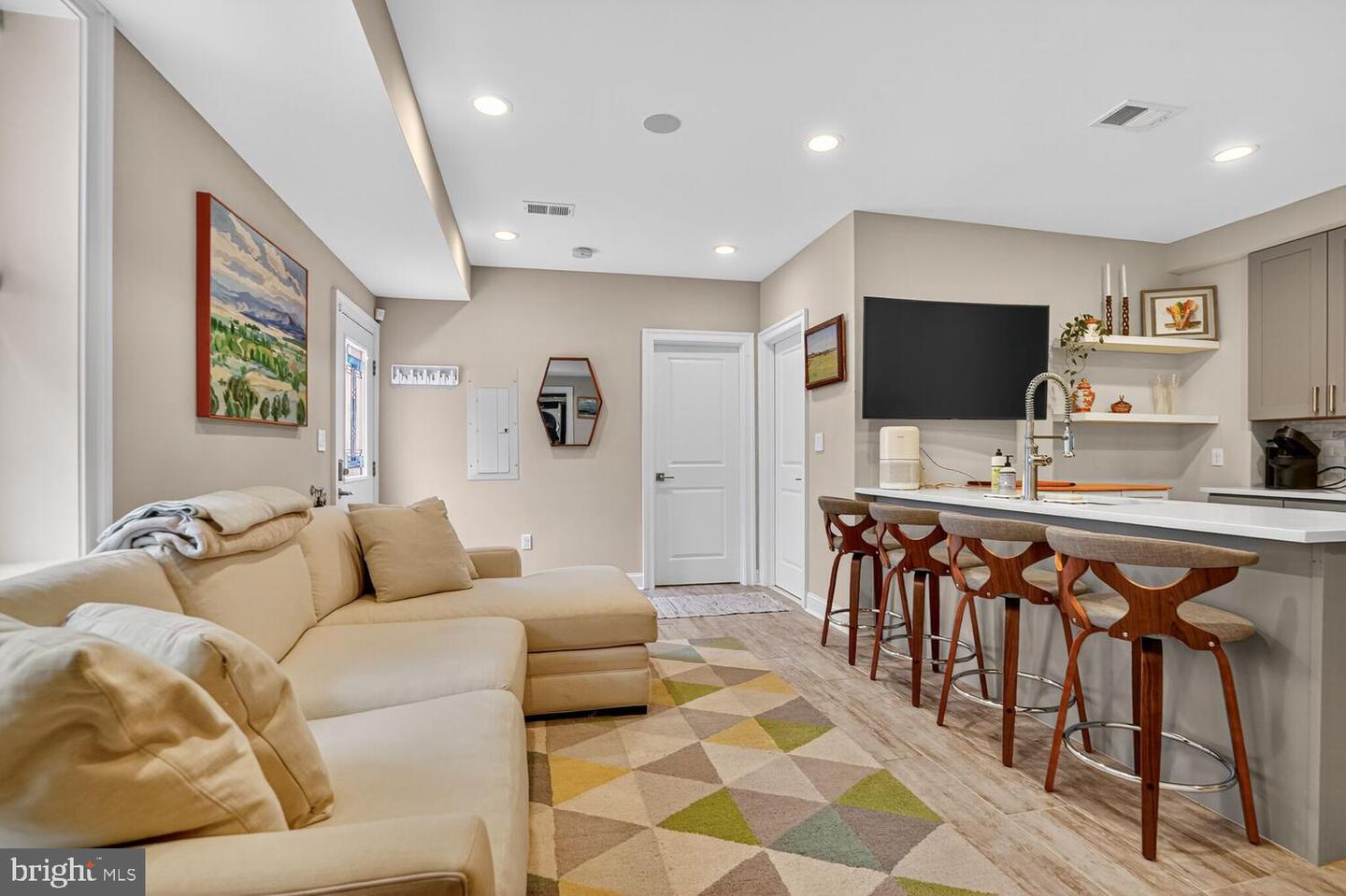 1014 10TH ST NE #1, WASHINGTON, District Of Columbia 20002, 2 Bedrooms Bedrooms, ,2 BathroomsBathrooms,Residential,For sale,1014 10TH ST NE #1,DCDC2233964 MLS # DCDC2233964