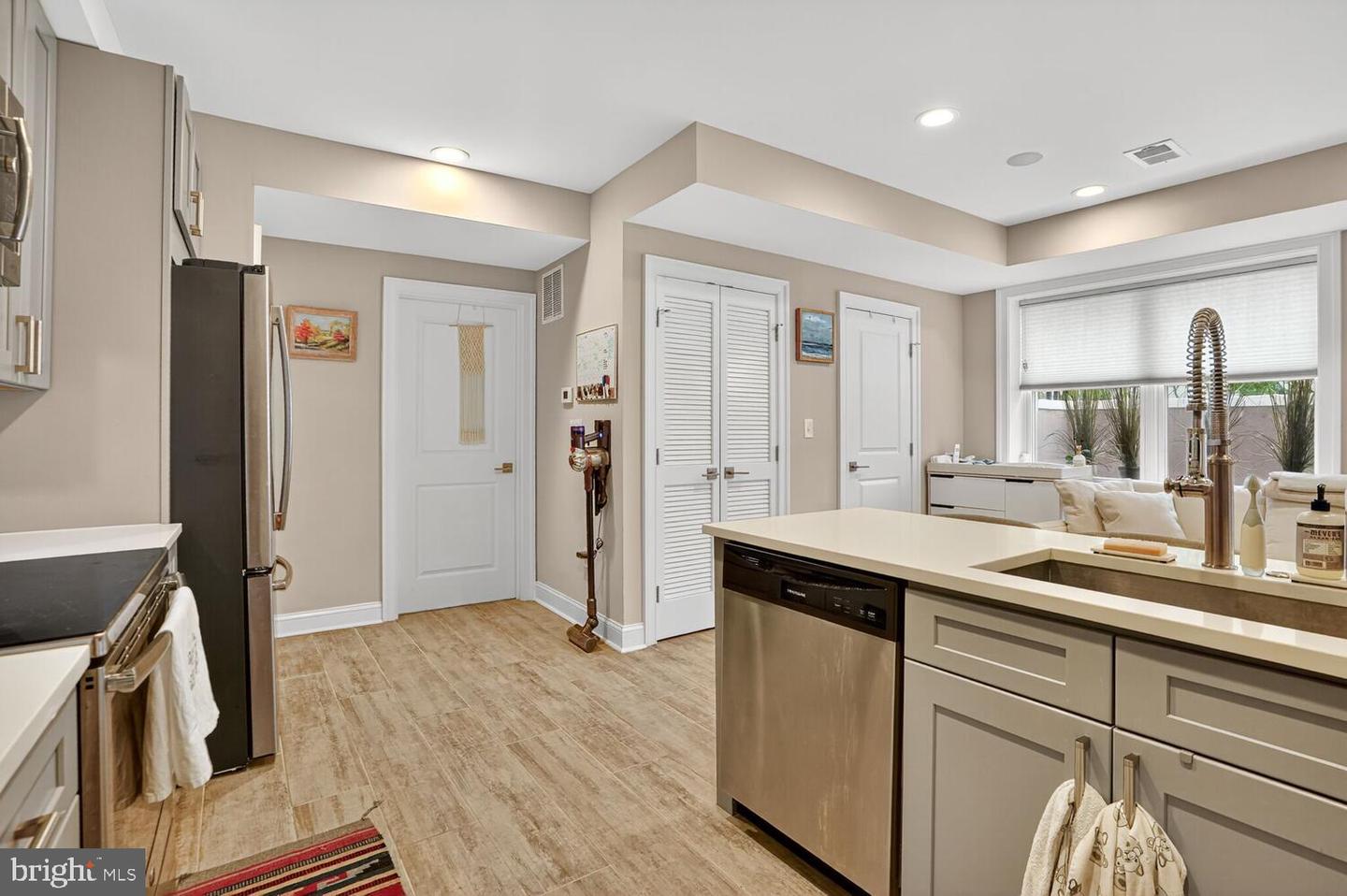 1014 10TH ST NE #1, WASHINGTON, District Of Columbia 20002, 2 Bedrooms Bedrooms, ,2 BathroomsBathrooms,Residential,For sale,1014 10TH ST NE #1,DCDC2233964 MLS # DCDC2233964