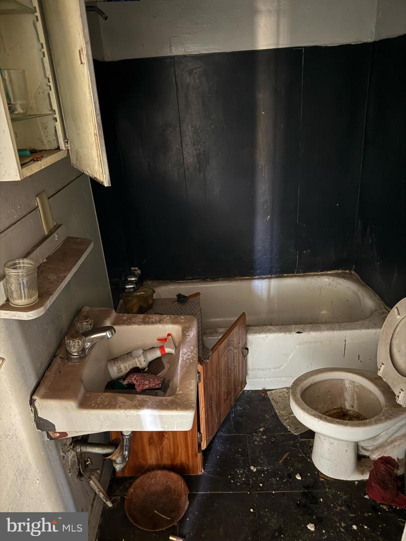 1014 GRIGGS RD, MARTINSVILLE, Virginia 24112, 3 Bedrooms Bedrooms, ,2 BathroomsBathrooms,Residential,For sale,1014 GRIGGS RD,VAHE2000042 MLS # VAHE2000042 1014 GRIGGS RD, MARTINSVILLE, Virginia 24112, 3 Bedrooms Bedrooms, ,2 BathroomsBathrooms,Residential,For sale,1014 GRIGGS RD,VAHE2000042 MLS # VAHE2000042