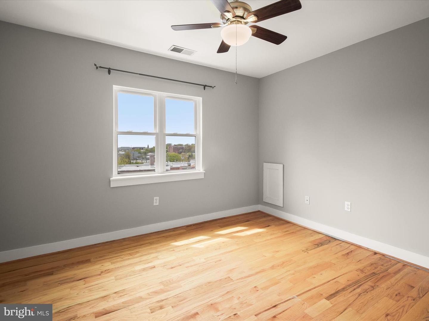 2615 4TH ST NE #303, WASHINGTON, District Of Columbia 20002, 1 Bedroom Bedrooms, ,1 BathroomBathrooms,Residential,For sale,2615 4TH ST NE #303,DCDC2233968 MLS # DCDC2233968