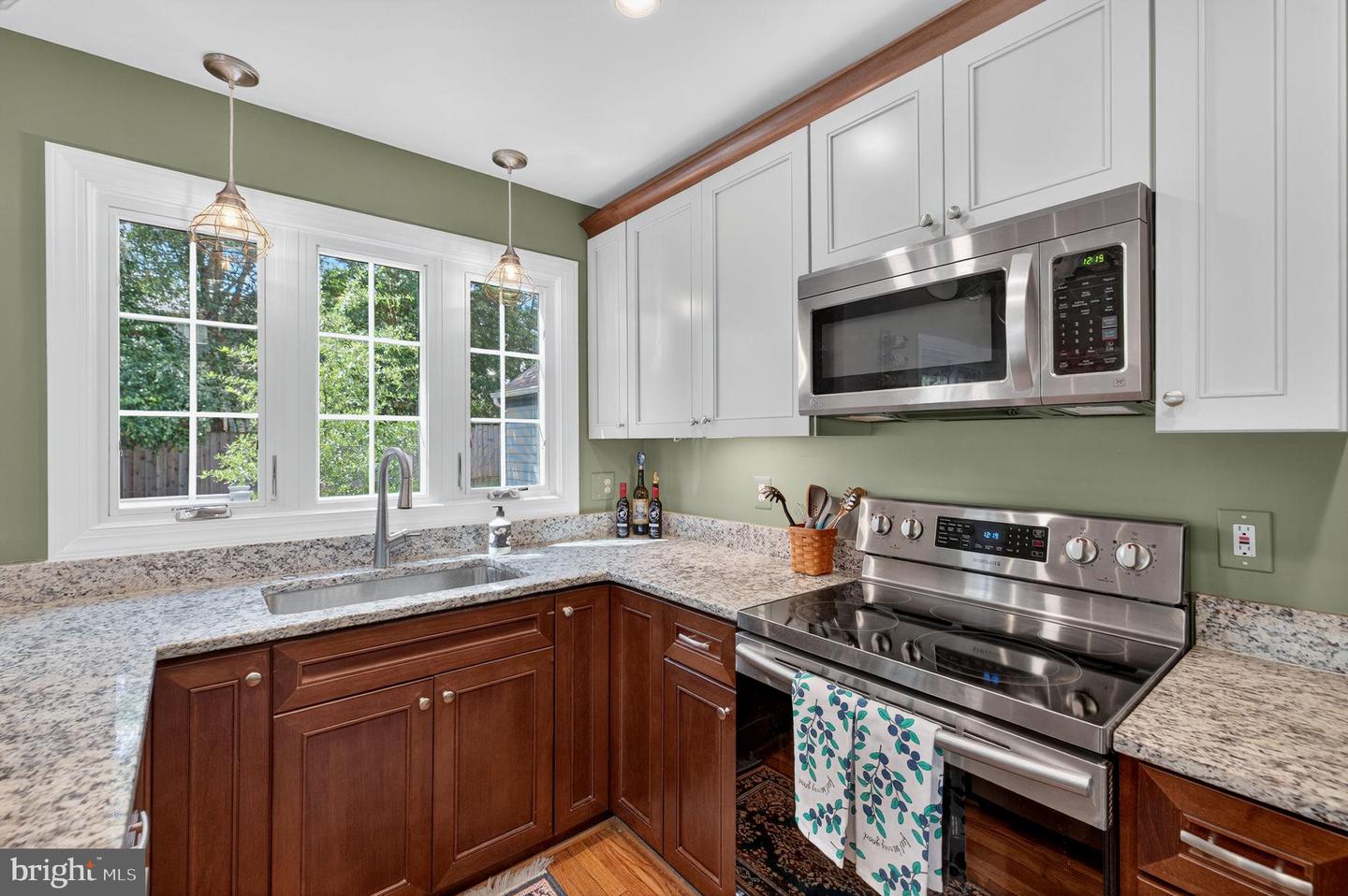 15 LINDEN HILL WAY SW, LEESBURG, Virginia 20175, 3 Bedrooms Bedrooms, ,3 BathroomsBathrooms,Residential,For sale,15 LINDEN HILL WAY SW,VALO2112008 MLS # VALO2112008