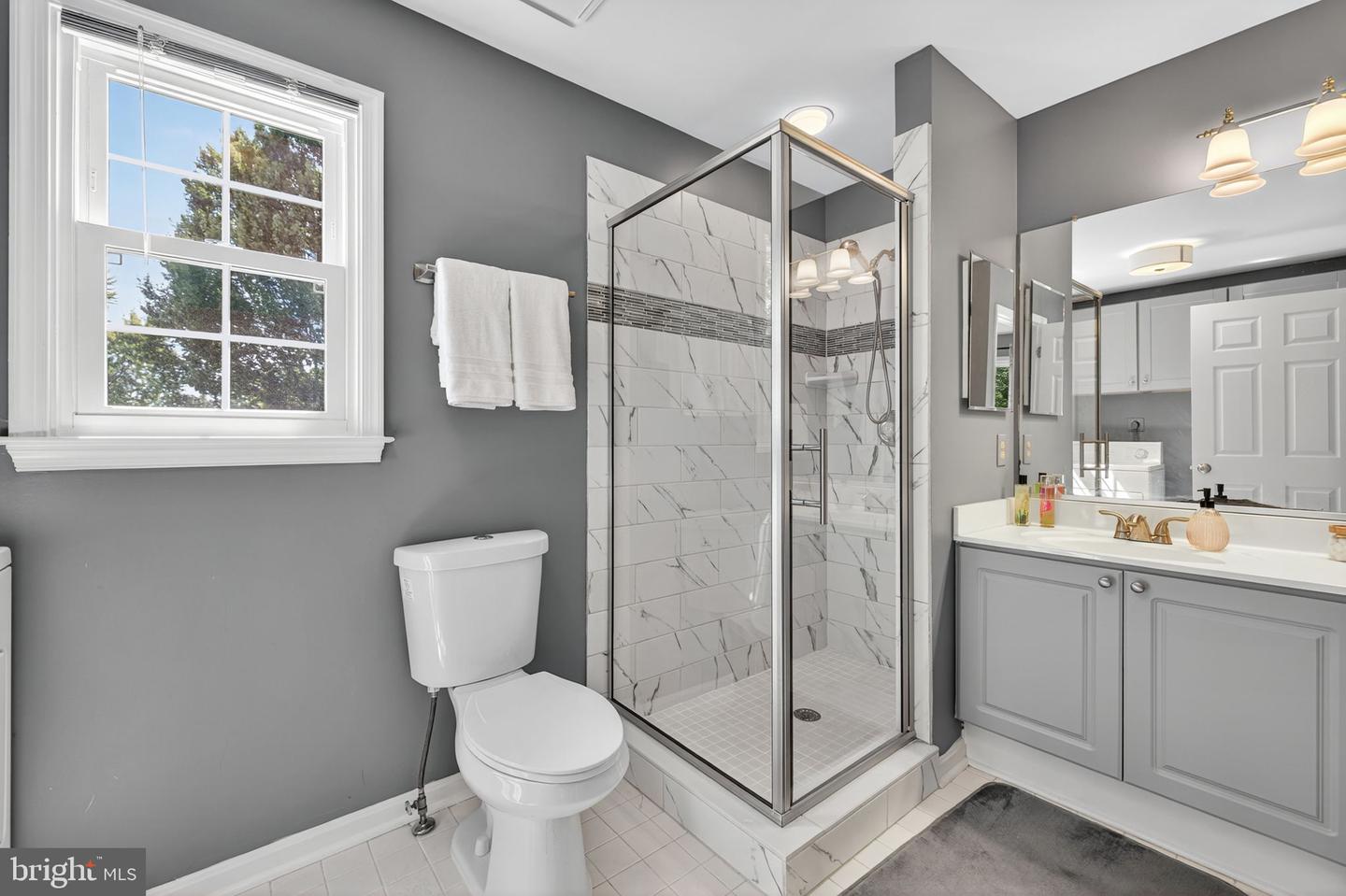 15 LINDEN HILL WAY SW, LEESBURG, Virginia 20175, 3 Bedrooms Bedrooms, ,3 BathroomsBathrooms,Residential,For sale,15 LINDEN HILL WAY SW,VALO2112008 MLS # VALO2112008