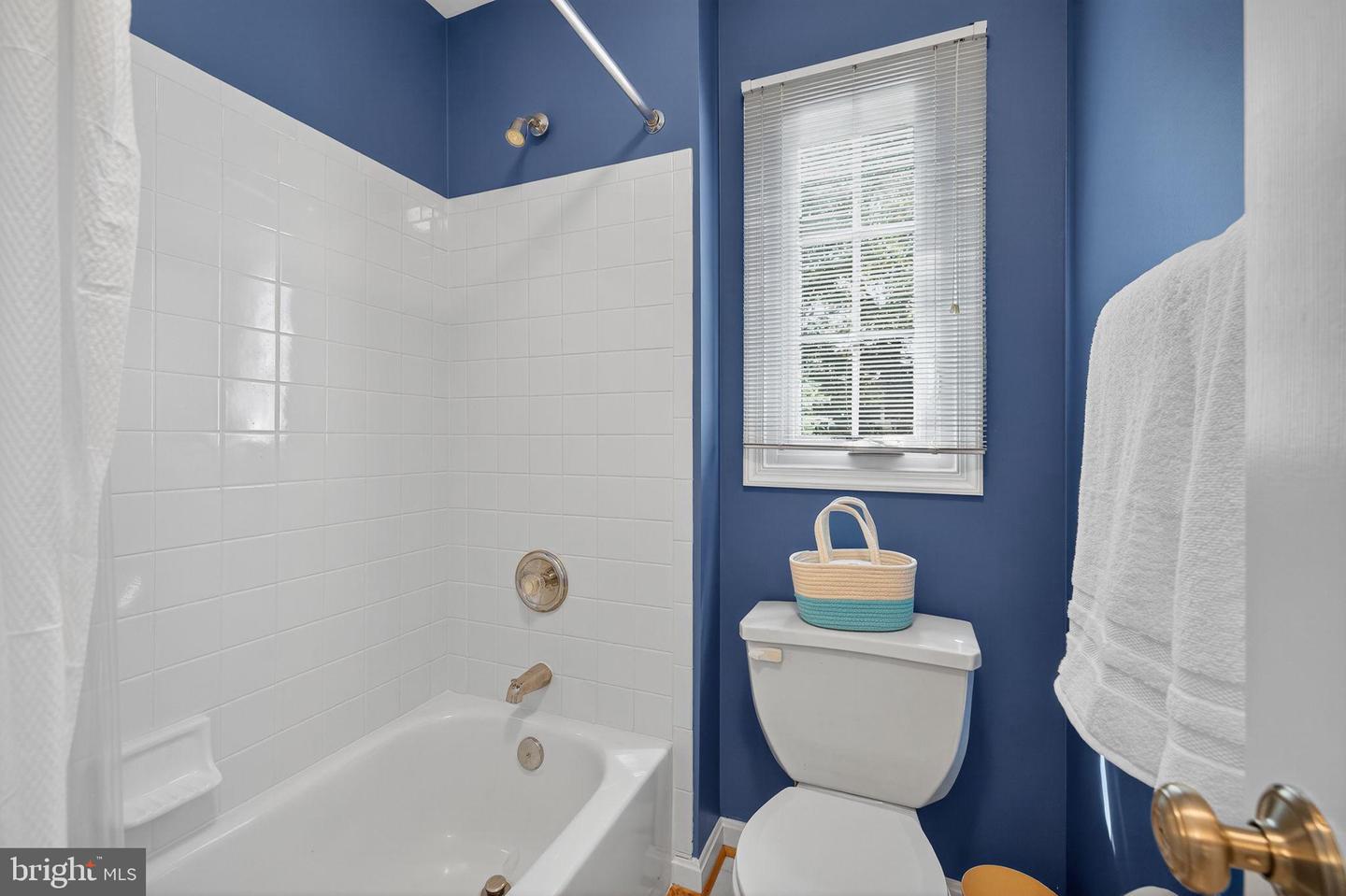 15 LINDEN HILL WAY SW, LEESBURG, Virginia 20175, 3 Bedrooms Bedrooms, ,3 BathroomsBathrooms,Residential,For sale,15 LINDEN HILL WAY SW,VALO2112008 MLS # VALO2112008