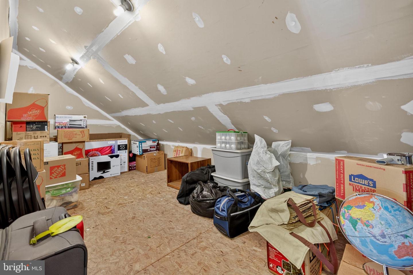 15 LINDEN HILL WAY SW, LEESBURG, Virginia 20175, 3 Bedrooms Bedrooms, ,3 BathroomsBathrooms,Residential,For sale,15 LINDEN HILL WAY SW,VALO2112008 MLS # VALO2112008