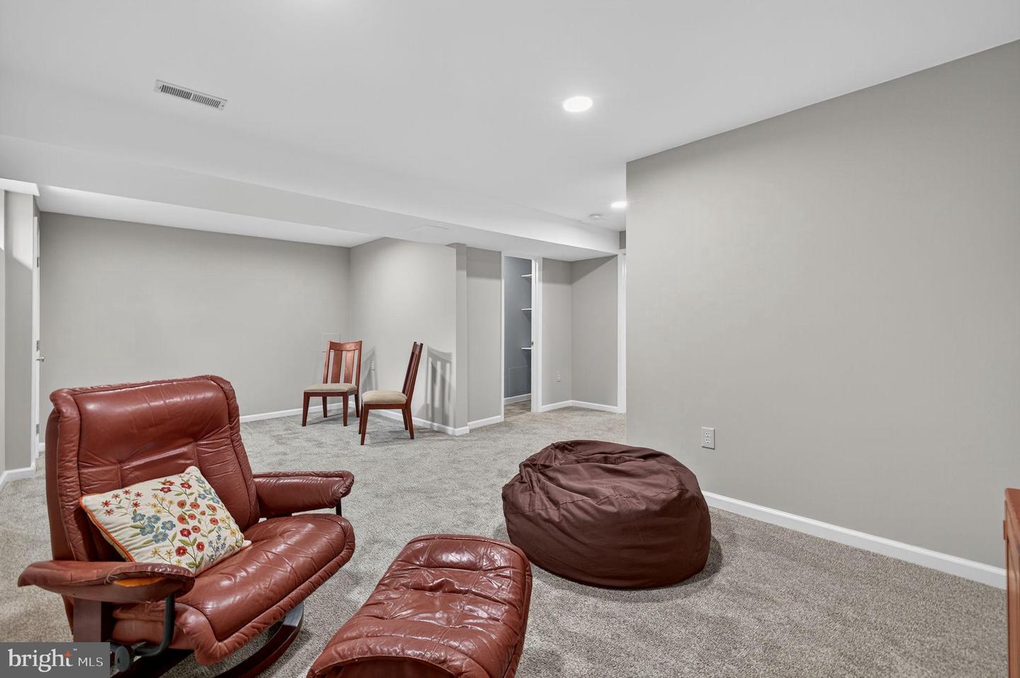 15 LINDEN HILL WAY SW, LEESBURG, Virginia 20175, 3 Bedrooms Bedrooms, ,3 BathroomsBathrooms,Residential,For sale,15 LINDEN HILL WAY SW,VALO2112008 MLS # VALO2112008