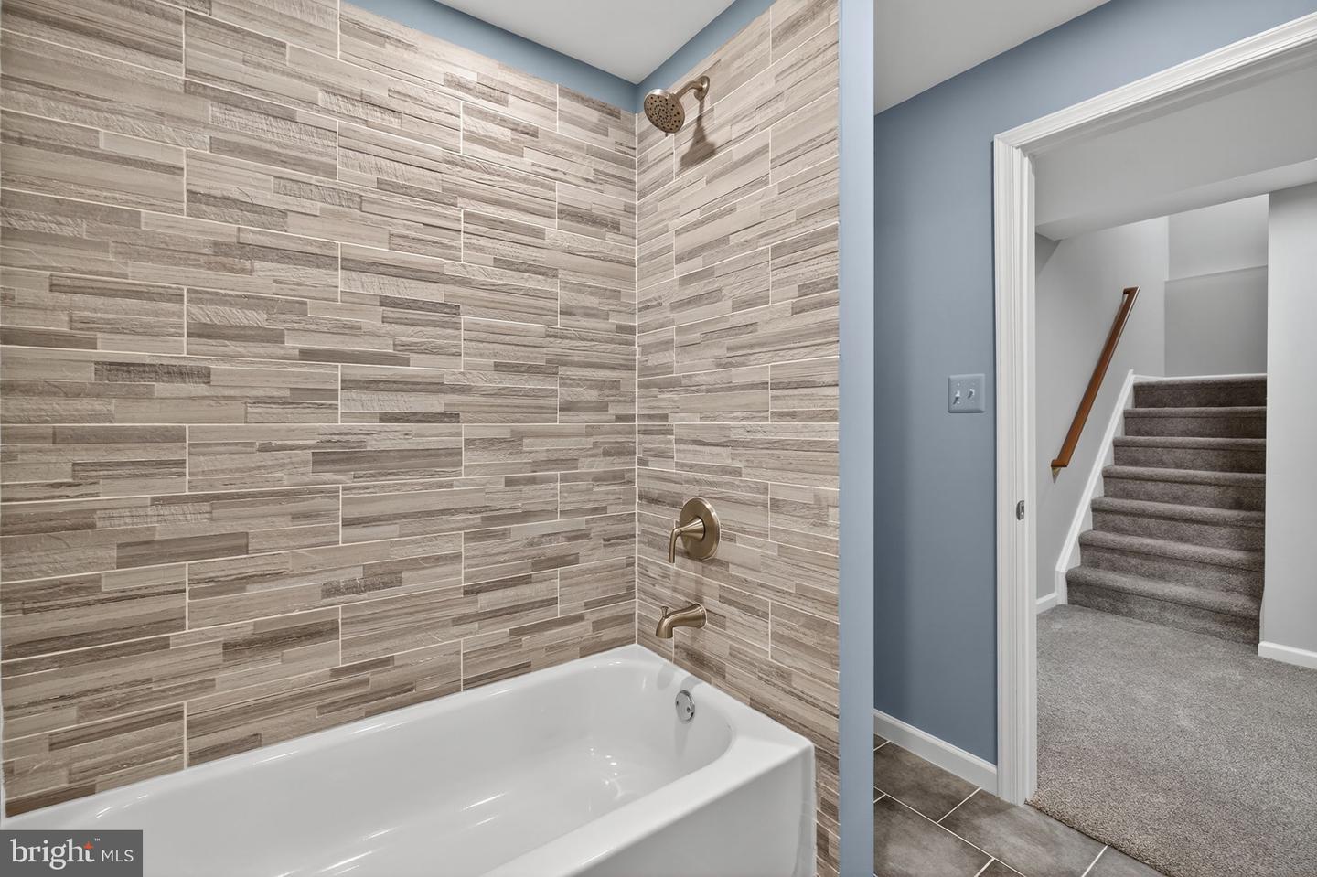 15 LINDEN HILL WAY SW, LEESBURG, Virginia 20175, 3 Bedrooms Bedrooms, ,3 BathroomsBathrooms,Residential,For sale,15 LINDEN HILL WAY SW,VALO2112008 MLS # VALO2112008