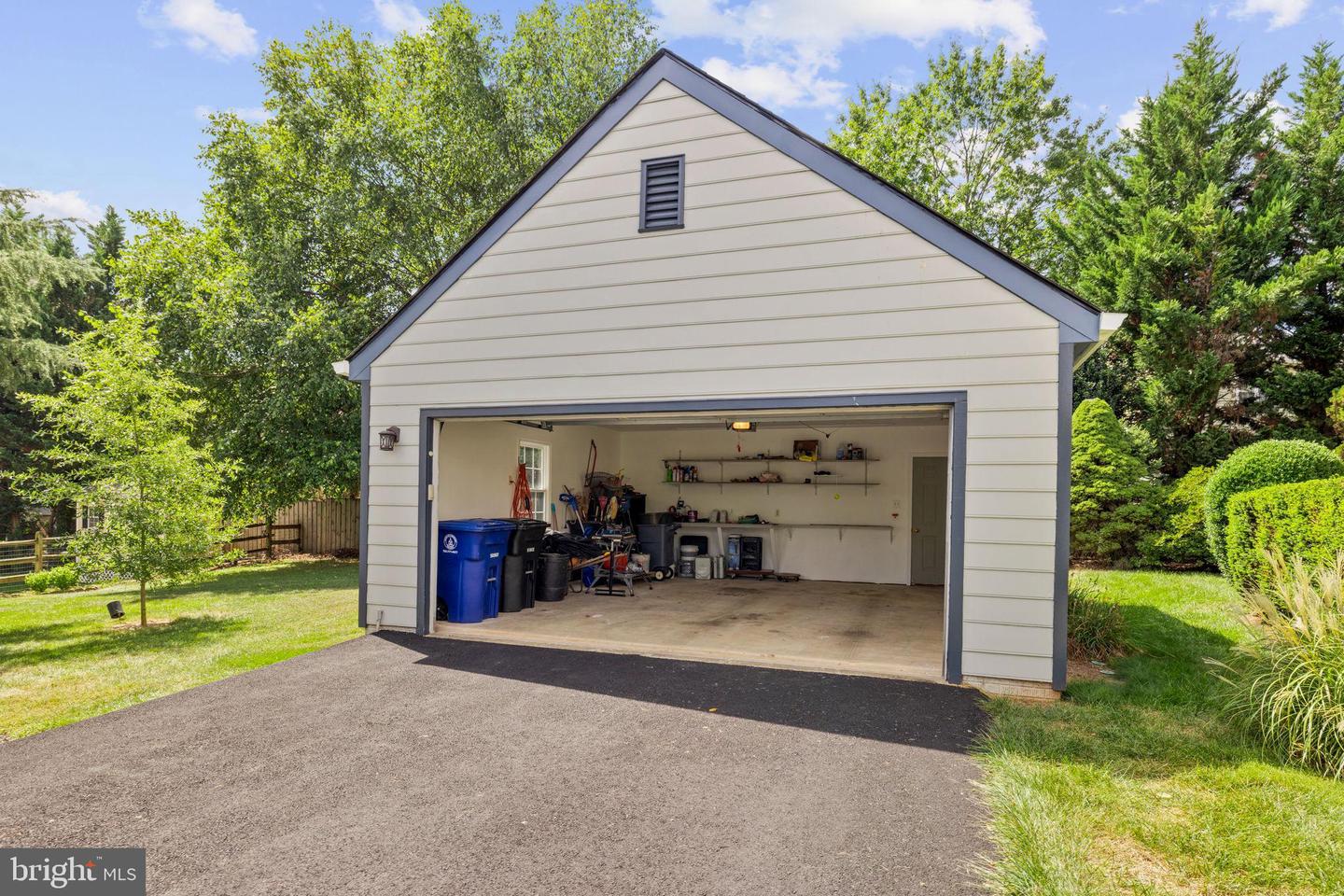 15 LINDEN HILL WAY SW, LEESBURG, Virginia 20175, 3 Bedrooms Bedrooms, ,3 BathroomsBathrooms,Residential,For sale,15 LINDEN HILL WAY SW,VALO2112008 MLS # VALO2112008