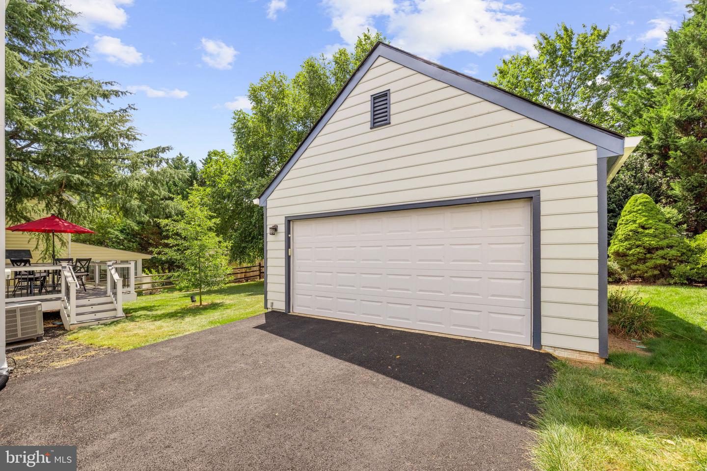 15 LINDEN HILL WAY SW, LEESBURG, Virginia 20175, 3 Bedrooms Bedrooms, ,3 BathroomsBathrooms,Residential,For sale,15 LINDEN HILL WAY SW,VALO2112008 MLS # VALO2112008