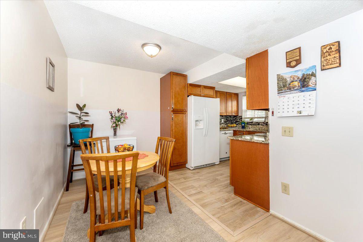 117 FORT EVANS RD SE #A, LEESBURG, Virginia 20175, 2 Bedrooms Bedrooms, ,2 BathroomsBathrooms,Residential,For sale,117 FORT EVANS RD SE #A,VALO2112010 MLS # VALO2112010