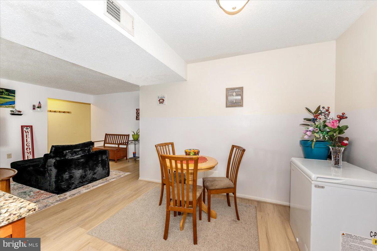 117 FORT EVANS RD SE #A, LEESBURG, Virginia 20175, 2 Bedrooms Bedrooms, ,2 BathroomsBathrooms,Residential,For sale,117 FORT EVANS RD SE #A,VALO2112010 MLS # VALO2112010