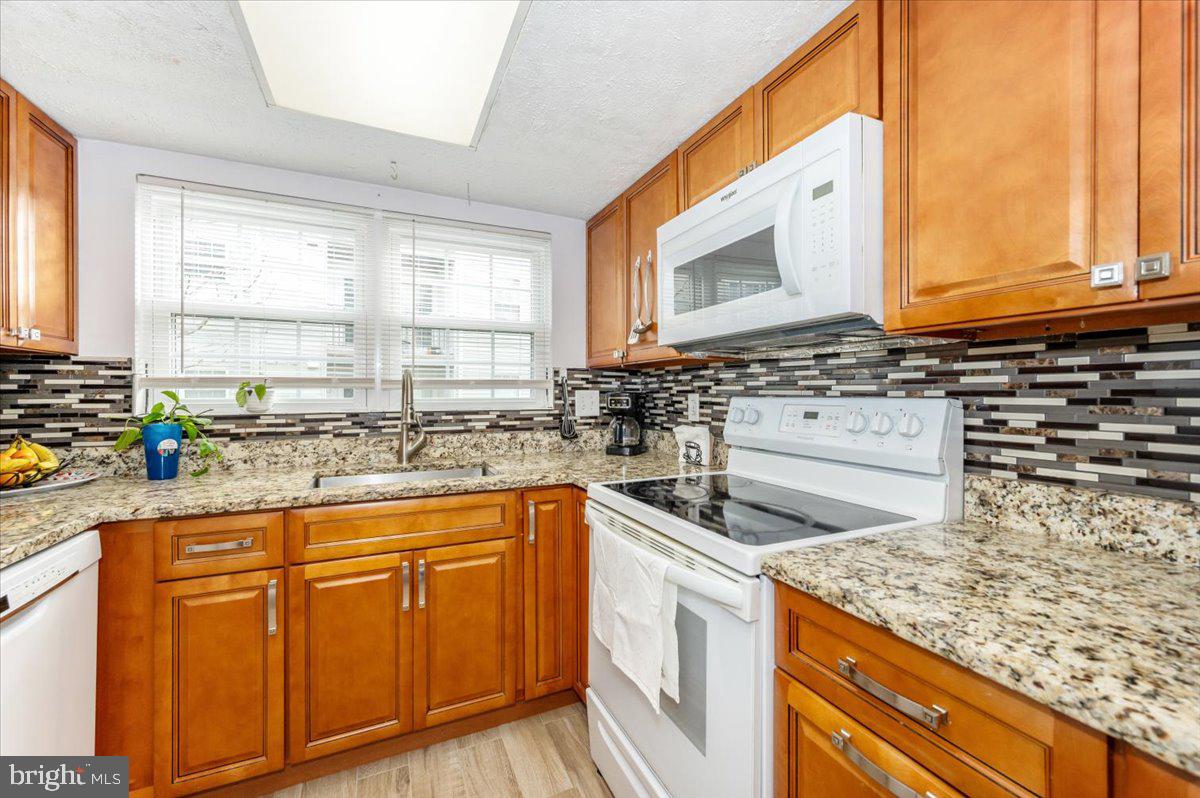 117 FORT EVANS RD SE #A, LEESBURG, Virginia 20175, 2 Bedrooms Bedrooms, ,2 BathroomsBathrooms,Residential,For sale,117 FORT EVANS RD SE #A,VALO2112010 MLS # VALO2112010