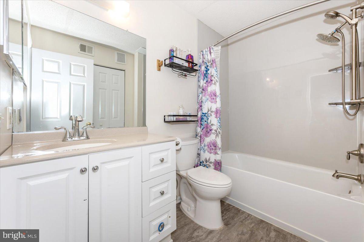 117 FORT EVANS RD SE #A, LEESBURG, Virginia 20175, 2 Bedrooms Bedrooms, ,2 BathroomsBathrooms,Residential,For sale,117 FORT EVANS RD SE #A,VALO2112010 MLS # VALO2112010