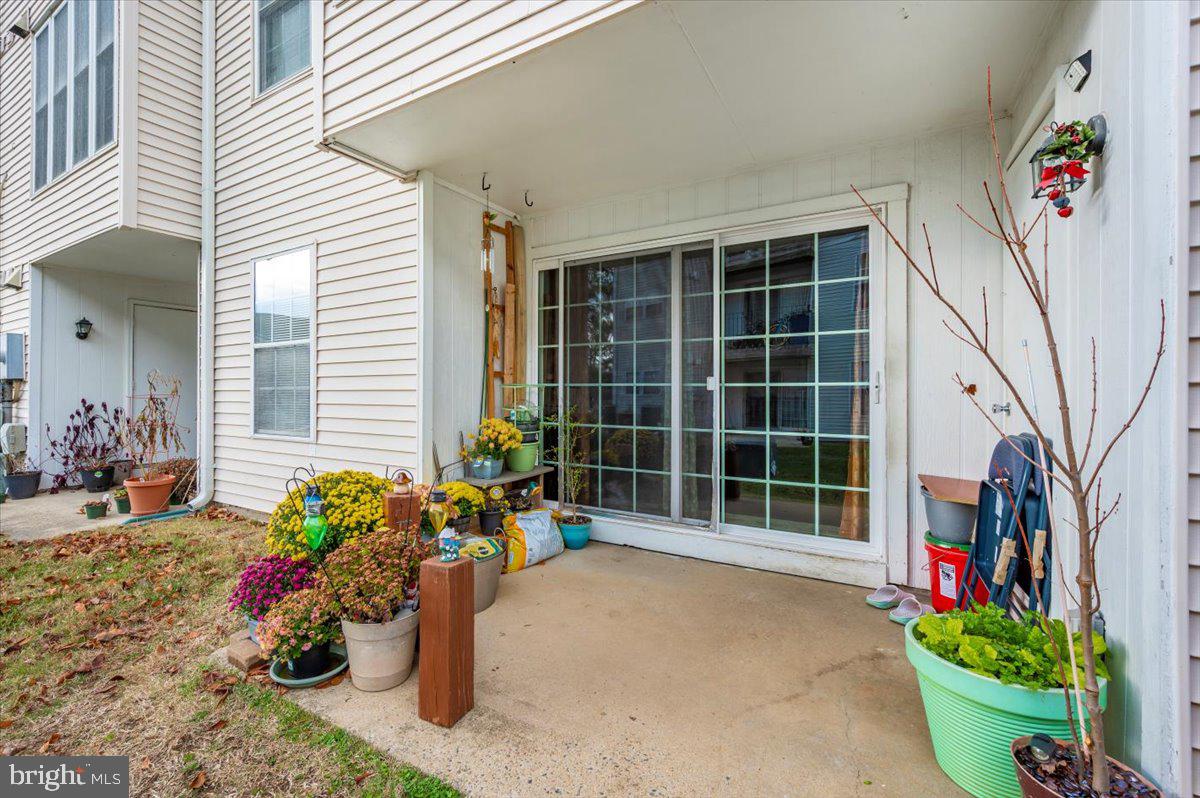 117 FORT EVANS RD SE #A, LEESBURG, Virginia 20175, 2 Bedrooms Bedrooms, ,2 BathroomsBathrooms,Residential,For sale,117 FORT EVANS RD SE #A,VALO2112010 MLS # VALO2112010