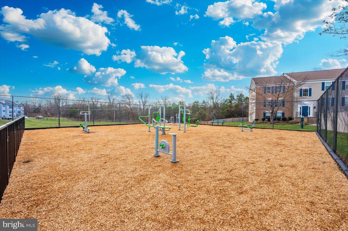 117 FORT EVANS RD SE #A, LEESBURG, Virginia 20175, 2 Bedrooms Bedrooms, ,2 BathroomsBathrooms,Residential,For sale,117 FORT EVANS RD SE #A,VALO2112010 MLS # VALO2112010