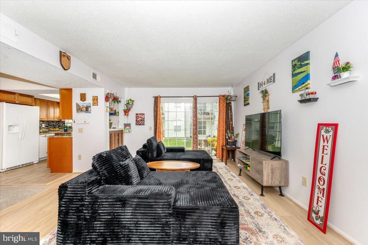 117 FORT EVANS RD SE #A, LEESBURG, Virginia 20175, 2 Bedrooms Bedrooms, ,2 BathroomsBathrooms,Residential,For sale,117 FORT EVANS RD SE #A,VALO2112010 MLS # VALO2112010