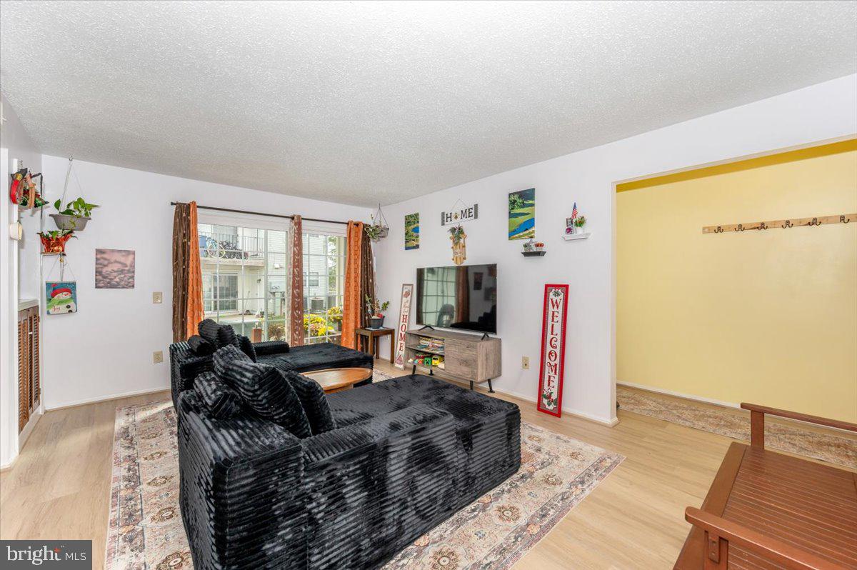 117 FORT EVANS RD SE #A, LEESBURG, Virginia 20175, 2 Bedrooms Bedrooms, ,2 BathroomsBathrooms,Residential,For sale,117 FORT EVANS RD SE #A,VALO2112010 MLS # VALO2112010