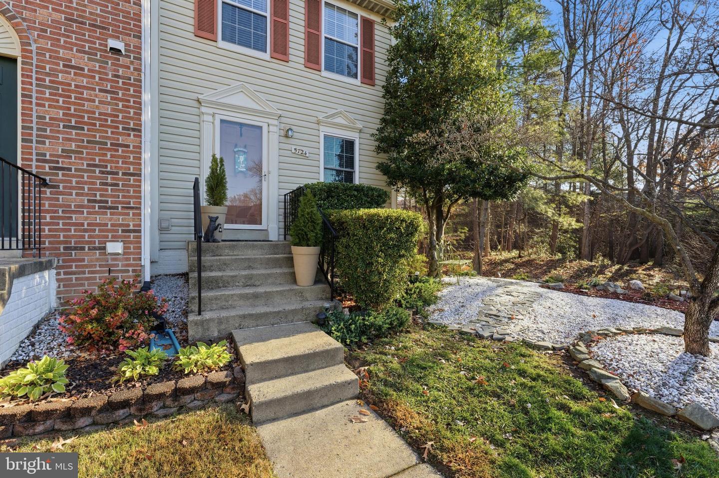 5724 HARRIER DR, CLIFTON, Virginia 20124, 2 Bedrooms Bedrooms, ,3 BathroomsBathrooms,Residential,For sale,5724 HARRIER DR,VAFX2281506 MLS # VAFX2281506