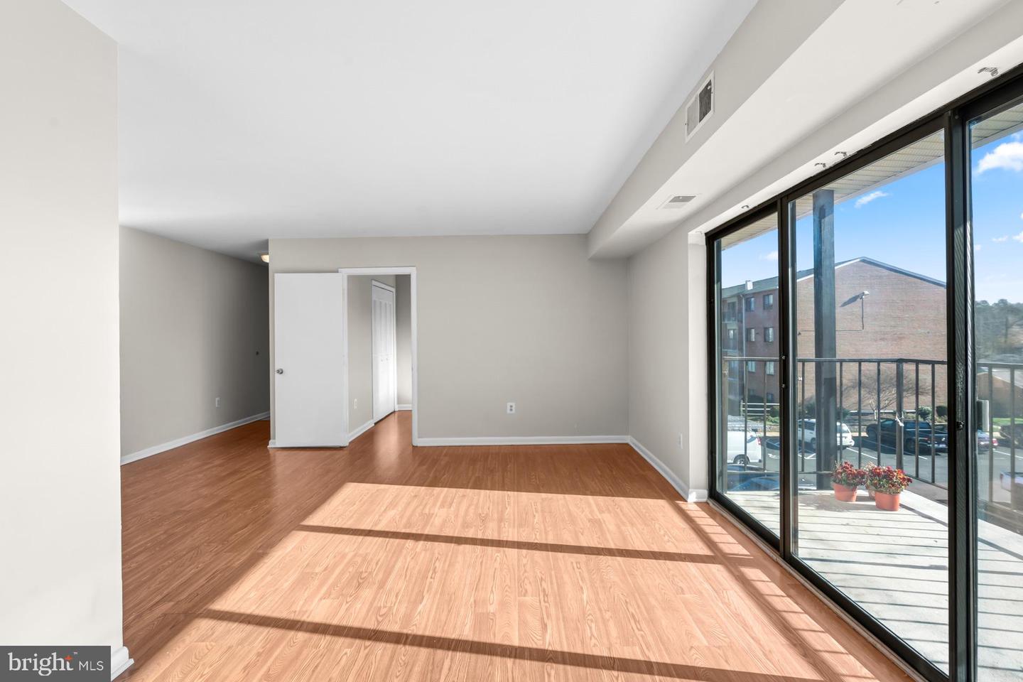 7616 SAVANNAH ST #16/201, FALLS CHURCH, Virginia 22043, 3 Bedrooms Bedrooms, 4 Rooms Rooms,1 BathroomBathrooms,Residential,For sale,7616 SAVANNAH ST #16/201,VAFX2281518 MLS # VAFX2281518