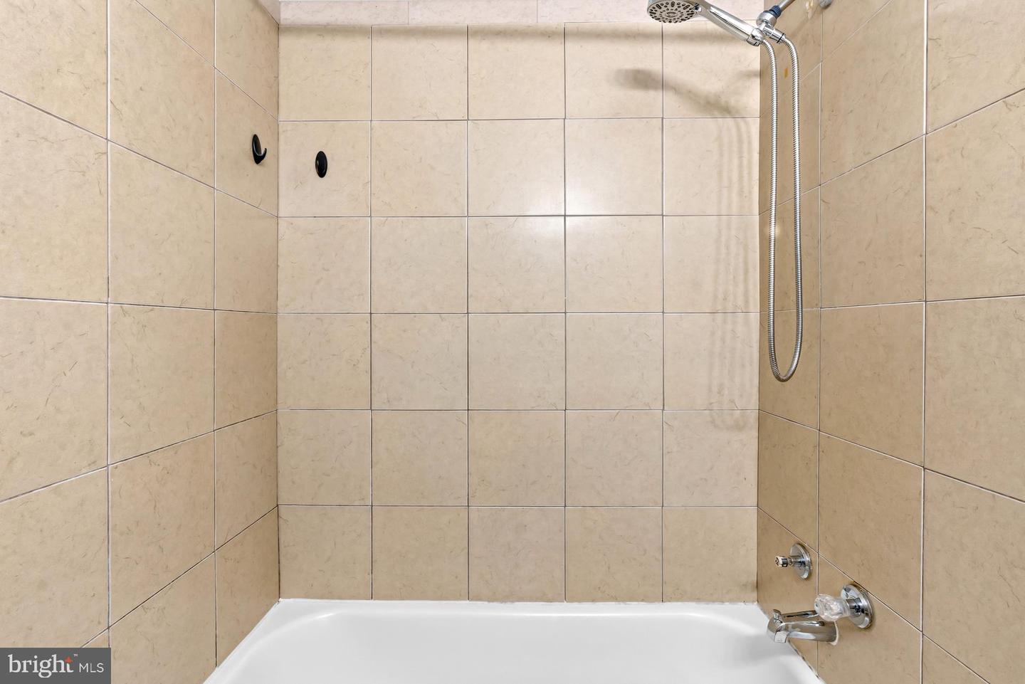 7616 SAVANNAH ST #16/201, FALLS CHURCH, Virginia 22043, 3 Bedrooms Bedrooms, 4 Rooms Rooms,1 BathroomBathrooms,Residential,For sale,7616 SAVANNAH ST #16/201,VAFX2281518 MLS # VAFX2281518