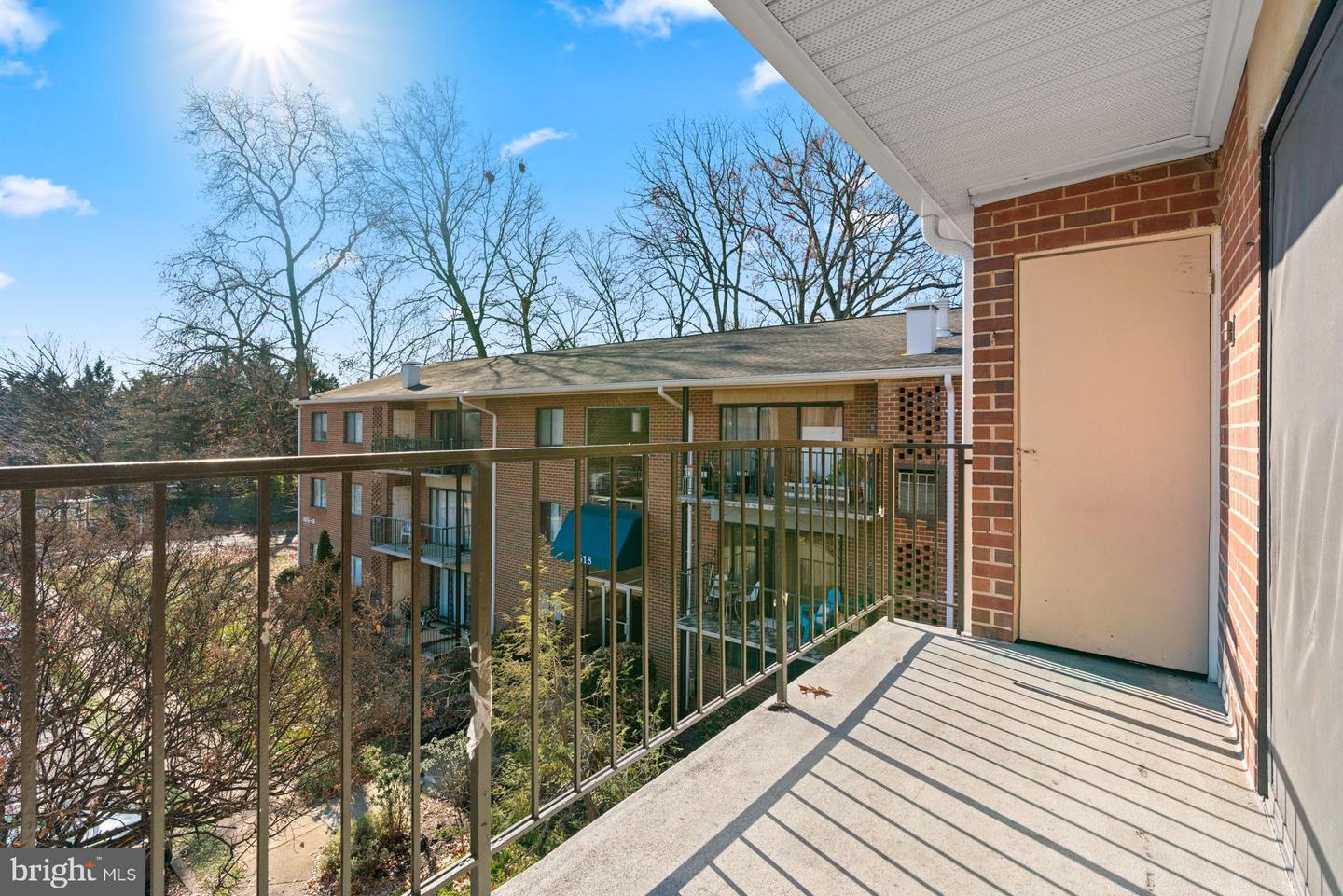7616 SAVANNAH ST #16/201, FALLS CHURCH, Virginia 22043, 3 Bedrooms Bedrooms, 4 Rooms Rooms,1 BathroomBathrooms,Residential,For sale,7616 SAVANNAH ST #16/201,VAFX2281518 MLS # VAFX2281518
