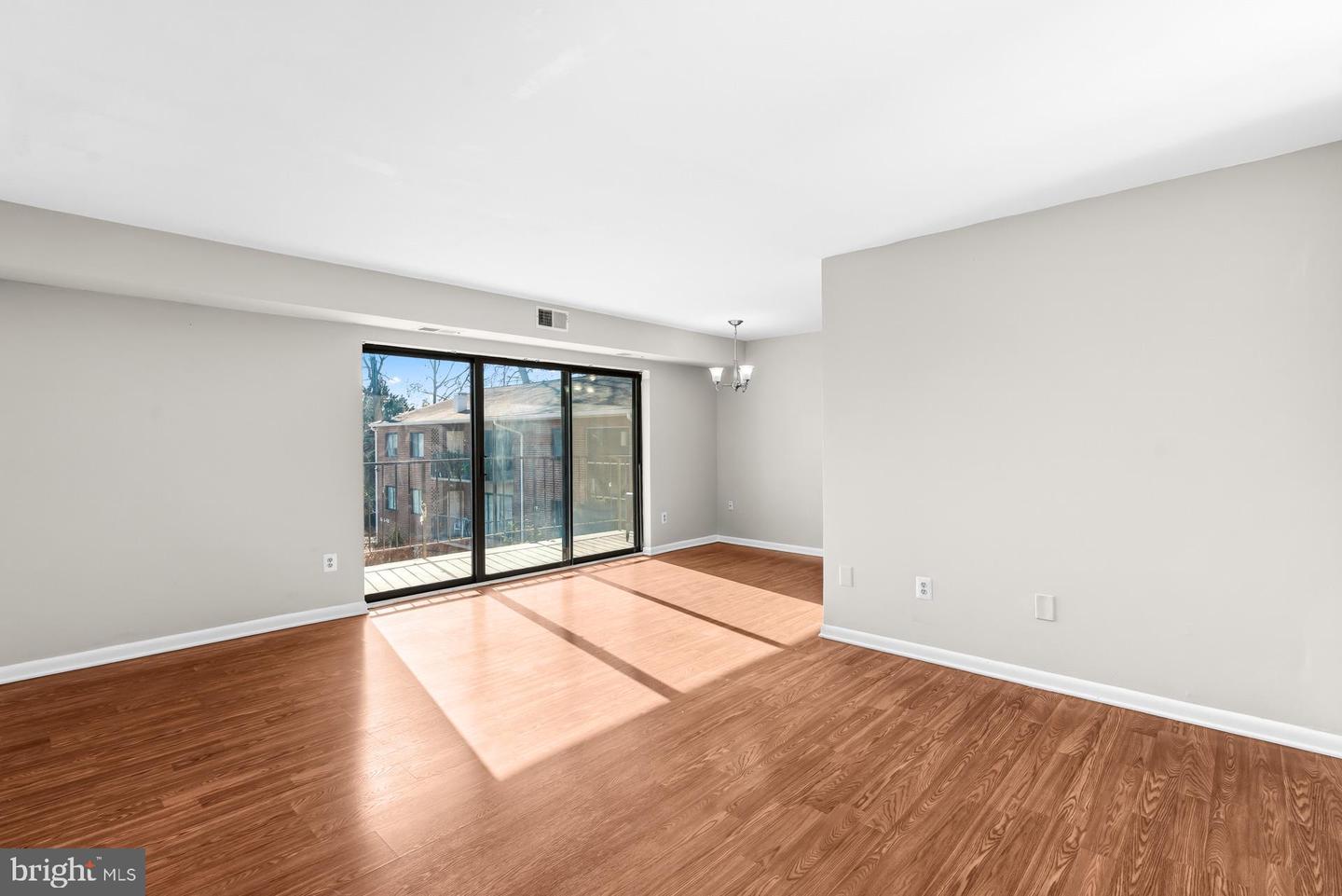 7616 SAVANNAH ST #16/201, FALLS CHURCH, Virginia 22043, 3 Bedrooms Bedrooms, 4 Rooms Rooms,1 BathroomBathrooms,Residential,For sale,7616 SAVANNAH ST #16/201,VAFX2281518 MLS # VAFX2281518