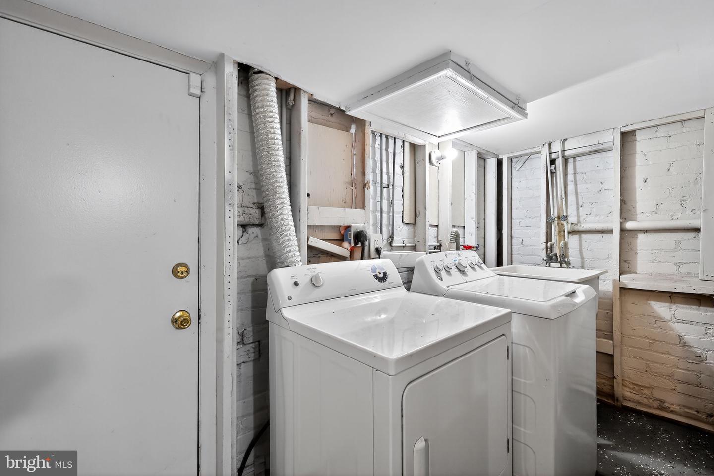 909 DECATUR ST NW, WASHINGTON, District Of Columbia 20011, 3 Bedrooms Bedrooms, ,1 BathroomBathrooms,Residential,For sale,909 DECATUR ST NW,DCDC2233920 MLS # DCDC2233920