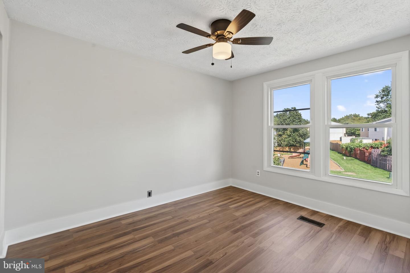 8336 CLAREMONT WOODS DR, ALEXANDRIA, Virginia 22309, 4 Bedrooms Bedrooms, ,2 BathroomsBathrooms,Residential,For sale,8336 CLAREMONT WOODS DR,VAFX2281534 MLS # VAFX2281534