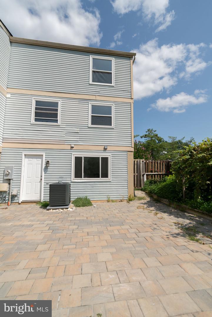 8336 CLAREMONT WOODS DR, ALEXANDRIA, Virginia 22309, 4 Bedrooms Bedrooms, ,2 BathroomsBathrooms,Residential,For sale,8336 CLAREMONT WOODS DR,VAFX2281534 MLS # VAFX2281534