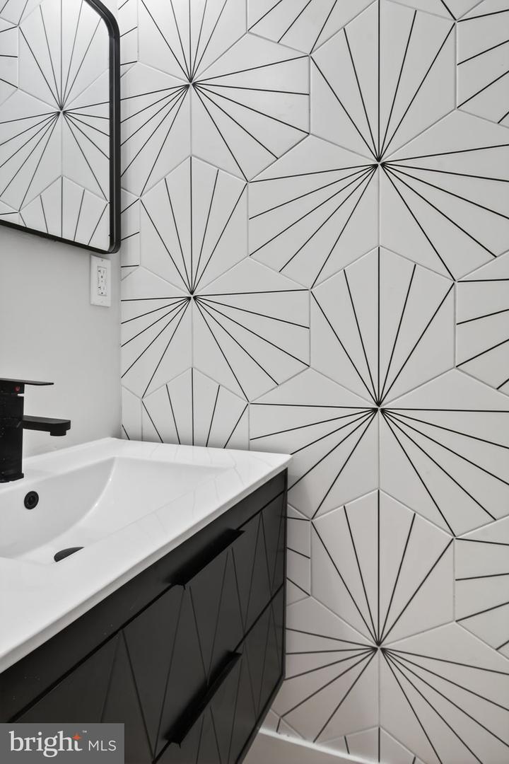 8336 CLAREMONT WOODS DR, ALEXANDRIA, Virginia 22309, 4 Bedrooms Bedrooms, ,2 BathroomsBathrooms,Residential,For sale,8336 CLAREMONT WOODS DR,VAFX2281534 MLS # VAFX2281534