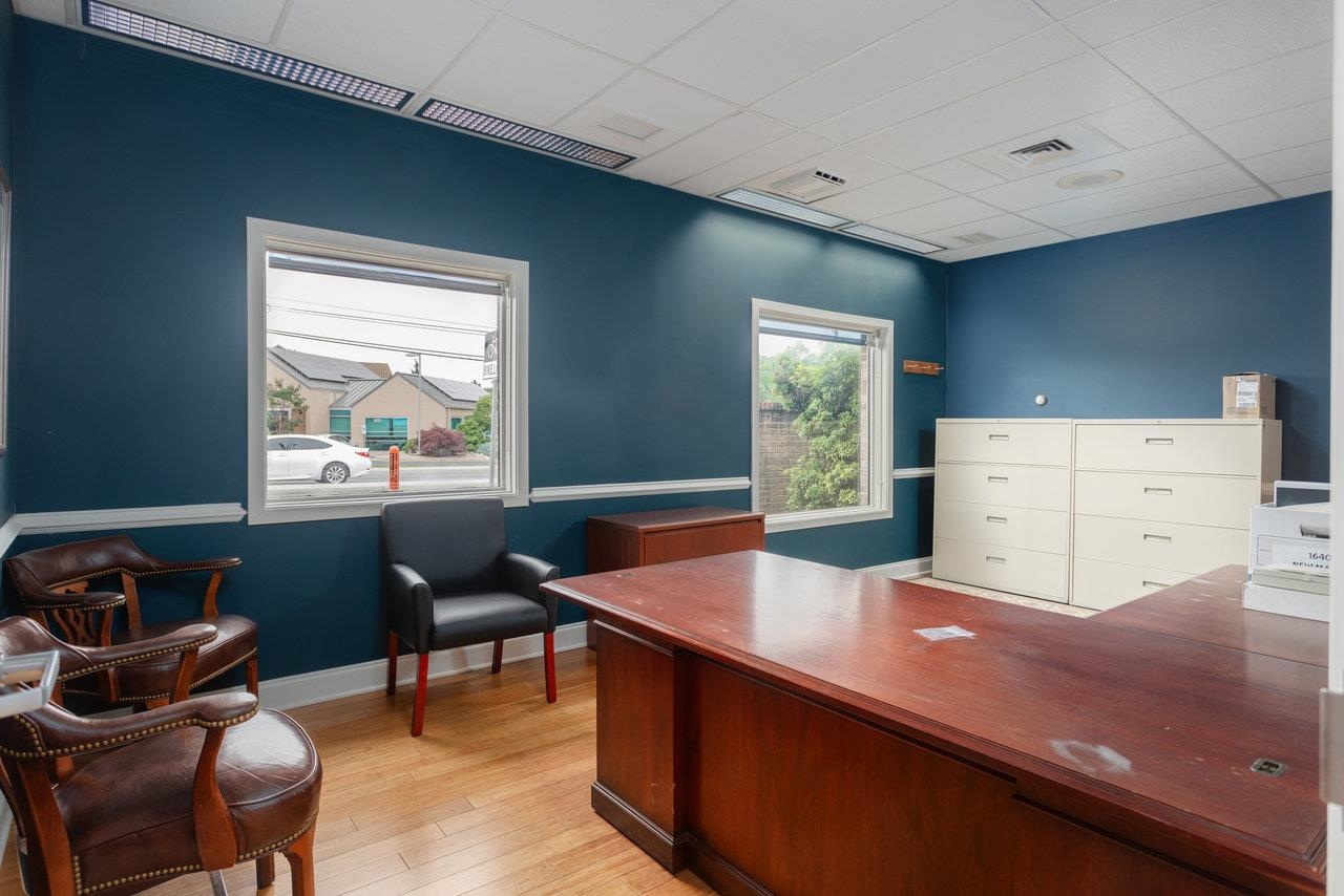 530 NEFF AVE, HARRISONBURG, Virginia 22801, ,Commercial,530 NEFF AVE,665386 MLS # 665386 530 NEFF AVE, HARRISONBURG, Virginia 22801, ,Commercial,530 NEFF AVE,665386 MLS # 665386