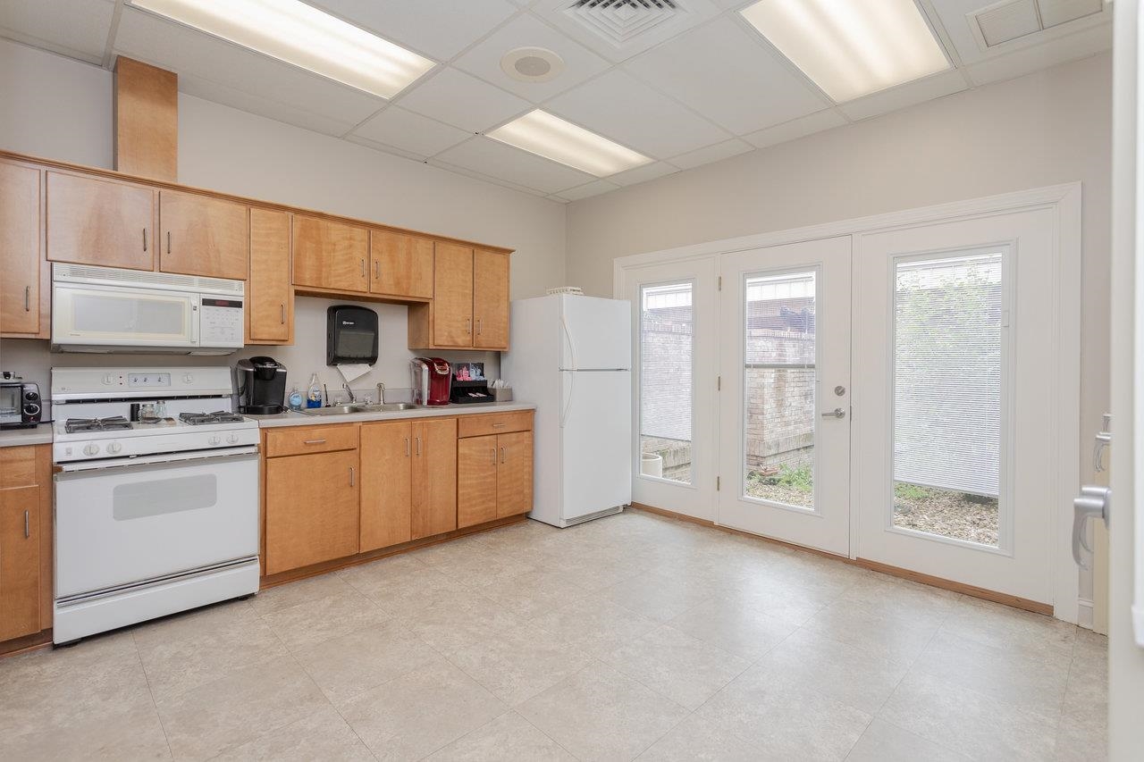 530 NEFF AVE, HARRISONBURG, Virginia 22801, ,Commercial,530 NEFF AVE,665386 MLS # 665386 530 NEFF AVE, HARRISONBURG, Virginia 22801, ,Commercial,530 NEFF AVE,665386 MLS # 665386