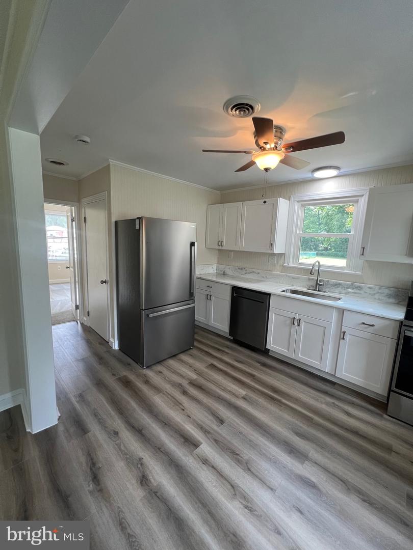 222 MIMOSA AVE, COLONIAL BEACH, Virginia 22443, 3 Bedrooms Bedrooms, 7 Rooms Rooms,1 BathroomBathrooms,Residential,For sale,222 MIMOSA AVE,VAWE2008502 MLS # VAWE2008502