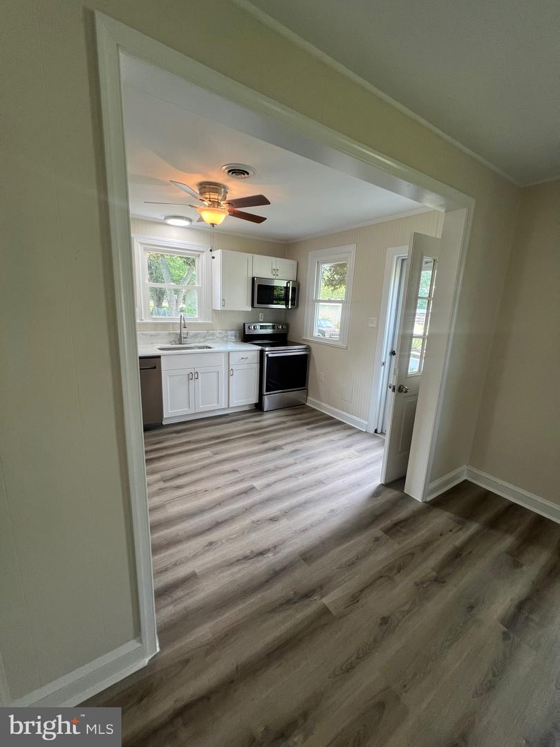 222 MIMOSA AVE, COLONIAL BEACH, Virginia 22443, 3 Bedrooms Bedrooms, 7 Rooms Rooms,1 BathroomBathrooms,Residential,For sale,222 MIMOSA AVE,VAWE2008502 MLS # VAWE2008502