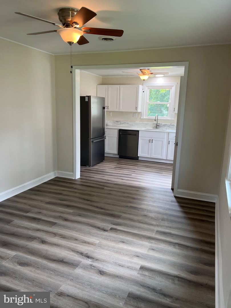 222 MIMOSA AVE, COLONIAL BEACH, Virginia 22443, 3 Bedrooms Bedrooms, 7 Rooms Rooms,1 BathroomBathrooms,Residential,For sale,222 MIMOSA AVE,VAWE2008502 MLS # VAWE2008502