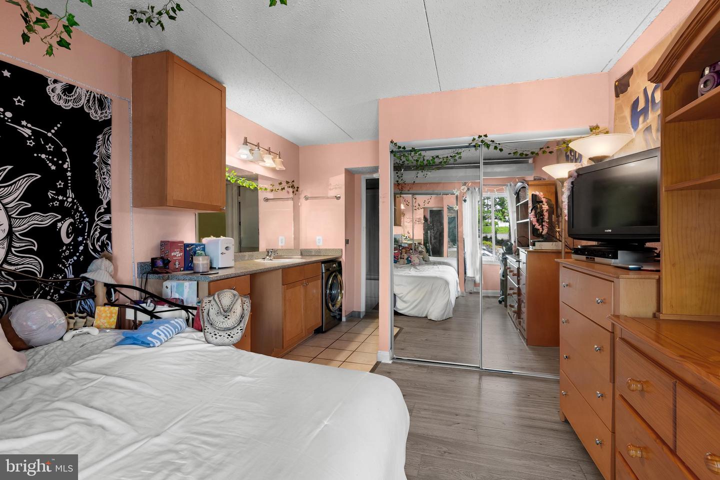 75 S REYNOLDS ST #101, ALEXANDRIA, Virginia 22304, 2 Bedrooms Bedrooms, ,2 BathroomsBathrooms,Residential,For sale,75 S REYNOLDS ST #101,VAAX2046886 MLS # VAAX2046886