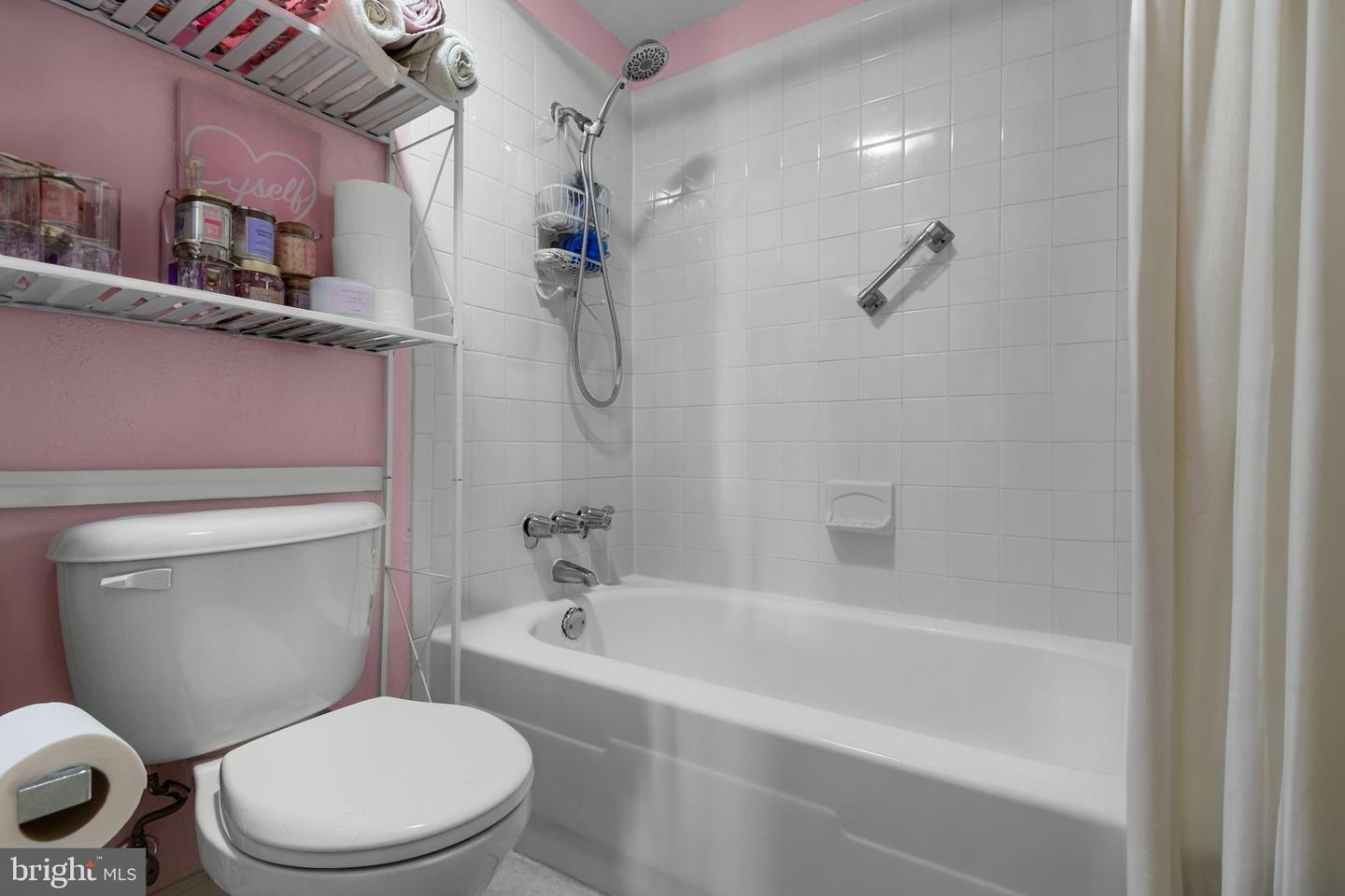 75 S REYNOLDS ST #101, ALEXANDRIA, Virginia 22304, 2 Bedrooms Bedrooms, ,2 BathroomsBathrooms,Residential,For sale,75 S REYNOLDS ST #101,VAAX2046886 MLS # VAAX2046886