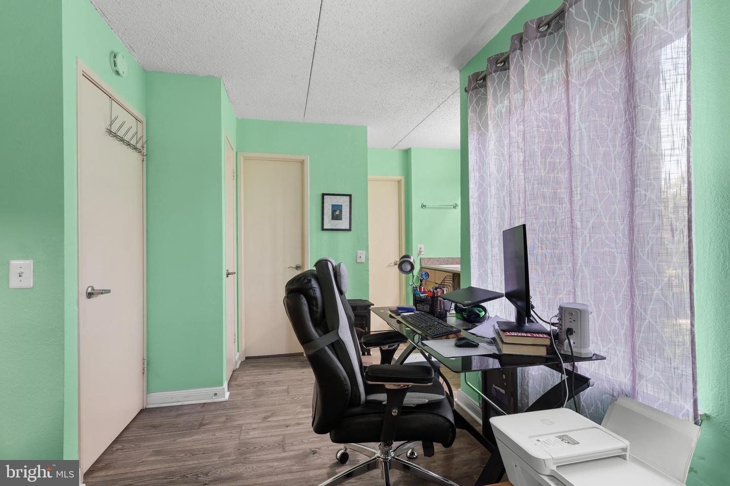 75 S REYNOLDS ST #101, ALEXANDRIA, Virginia 22304, 2 Bedrooms Bedrooms, ,2 BathroomsBathrooms,Residential,For sale,75 S REYNOLDS ST #101,VAAX2046886 MLS # VAAX2046886