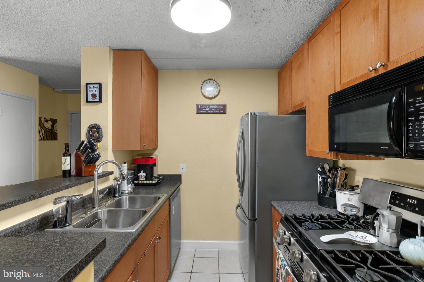 75 S REYNOLDS ST #101, ALEXANDRIA, Virginia 22304, 2 Bedrooms Bedrooms, ,2 BathroomsBathrooms,Residential,For sale,75 S REYNOLDS ST #101,VAAX2046886 MLS # VAAX2046886