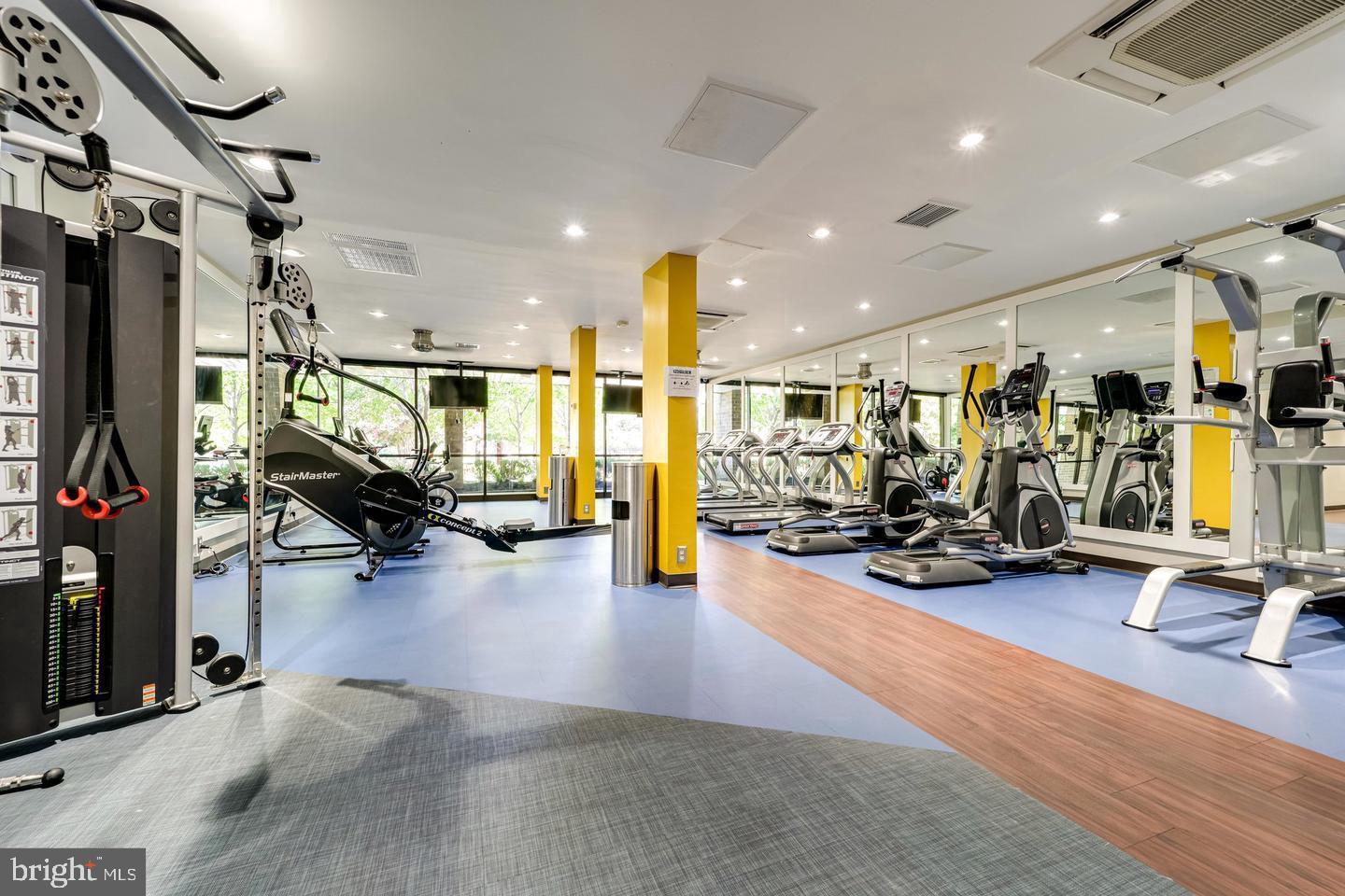 75 S REYNOLDS ST #101, ALEXANDRIA, Virginia 22304, 2 Bedrooms Bedrooms, ,2 BathroomsBathrooms,Residential,For sale,75 S REYNOLDS ST #101,VAAX2046886 MLS # VAAX2046886