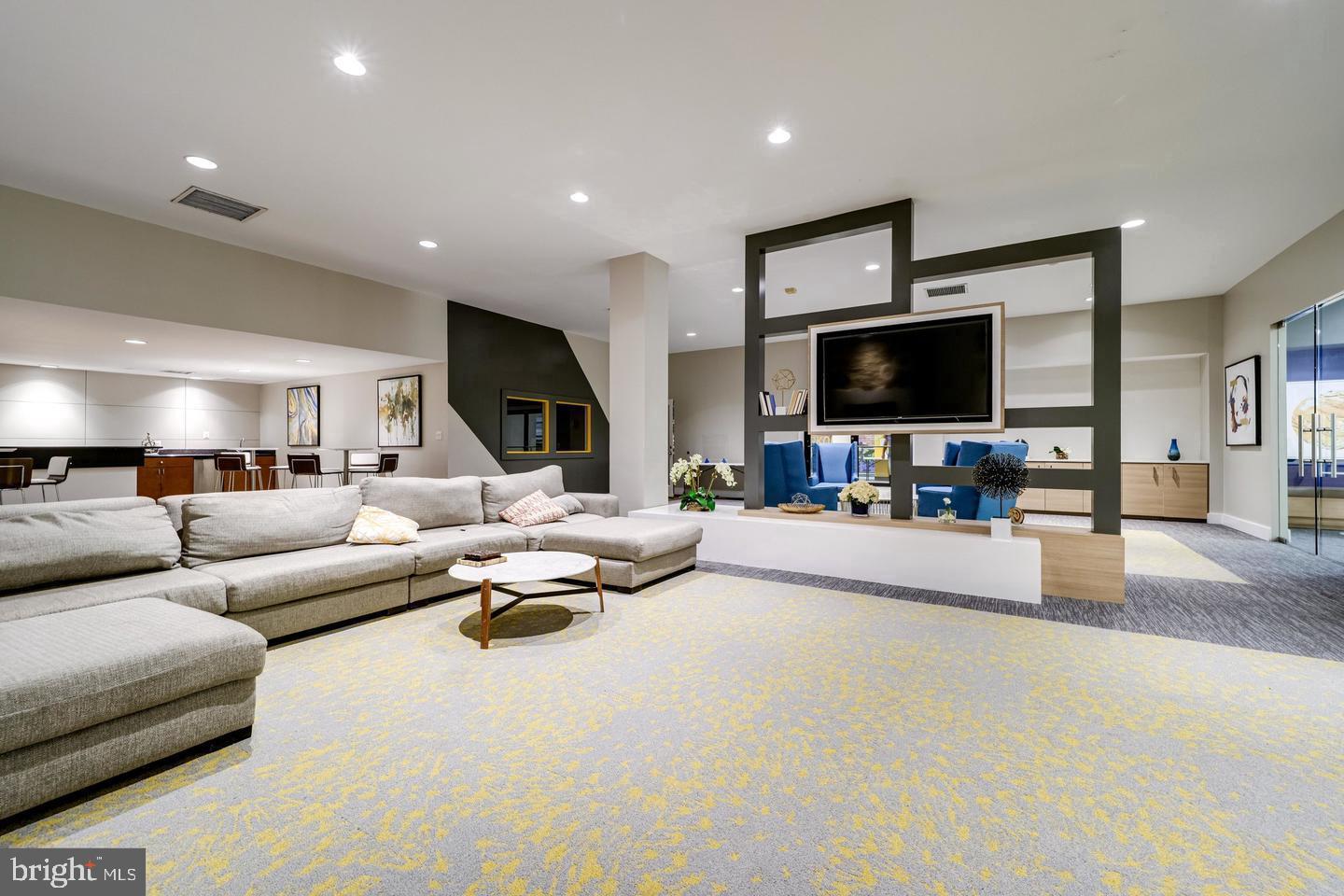 75 S REYNOLDS ST #101, ALEXANDRIA, Virginia 22304, 2 Bedrooms Bedrooms, ,2 BathroomsBathrooms,Residential,For sale,75 S REYNOLDS ST #101,VAAX2046886 MLS # VAAX2046886