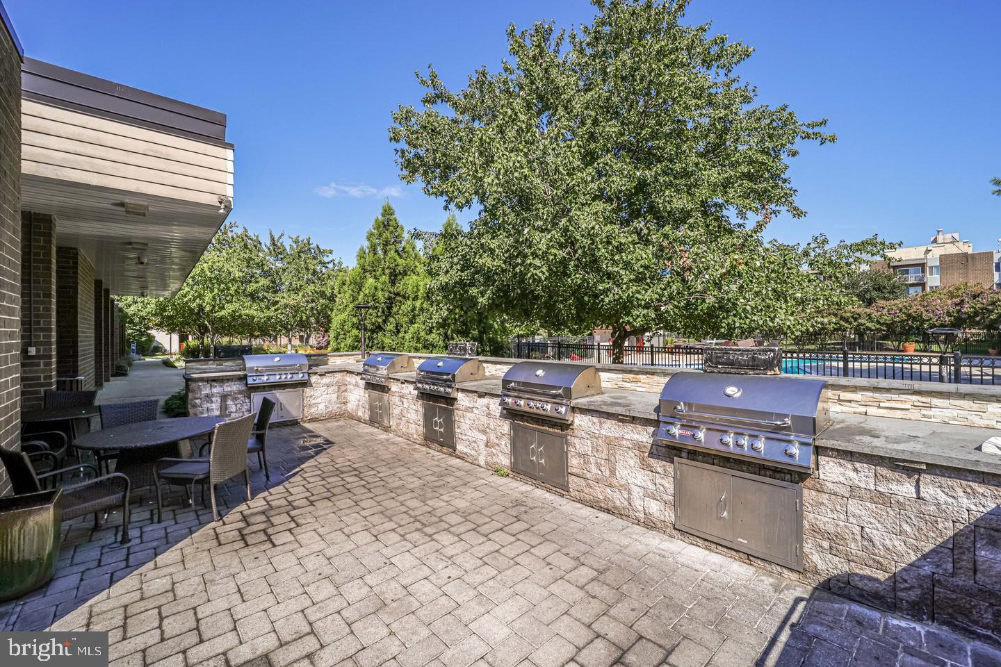 75 S REYNOLDS ST #101, ALEXANDRIA, Virginia 22304, 2 Bedrooms Bedrooms, ,2 BathroomsBathrooms,Residential,For sale,75 S REYNOLDS ST #101,VAAX2046886 MLS # VAAX2046886