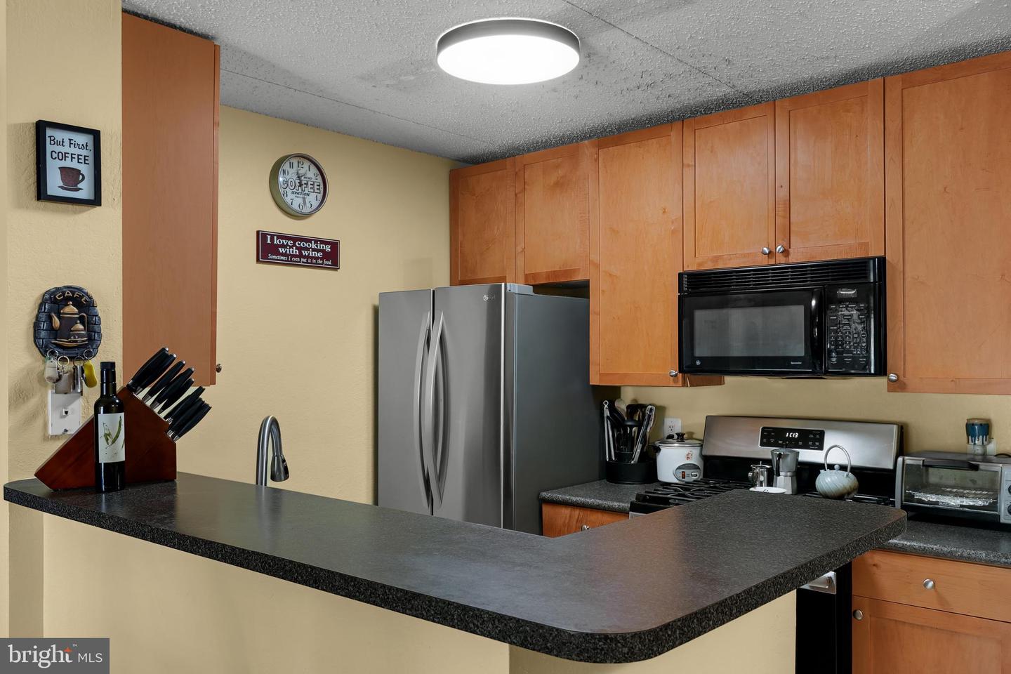 75 S REYNOLDS ST #101, ALEXANDRIA, Virginia 22304, 2 Bedrooms Bedrooms, ,2 BathroomsBathrooms,Residential,For sale,75 S REYNOLDS ST #101,VAAX2046886 MLS # VAAX2046886