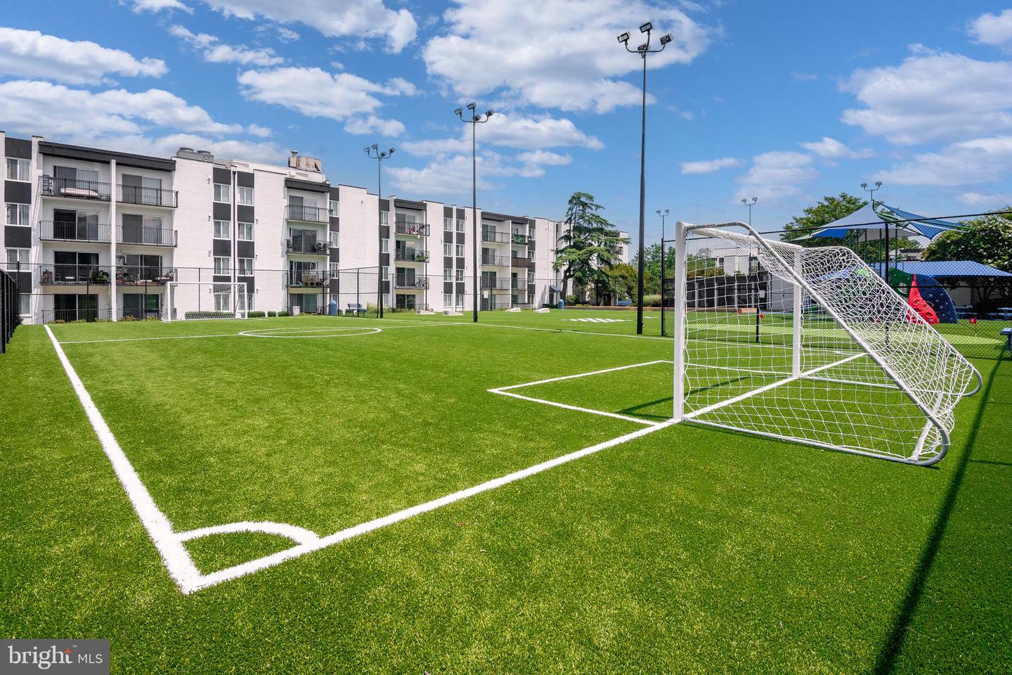 75 S REYNOLDS ST #101, ALEXANDRIA, Virginia 22304, 2 Bedrooms Bedrooms, ,2 BathroomsBathrooms,Residential,For sale,75 S REYNOLDS ST #101,VAAX2046886 MLS # VAAX2046886