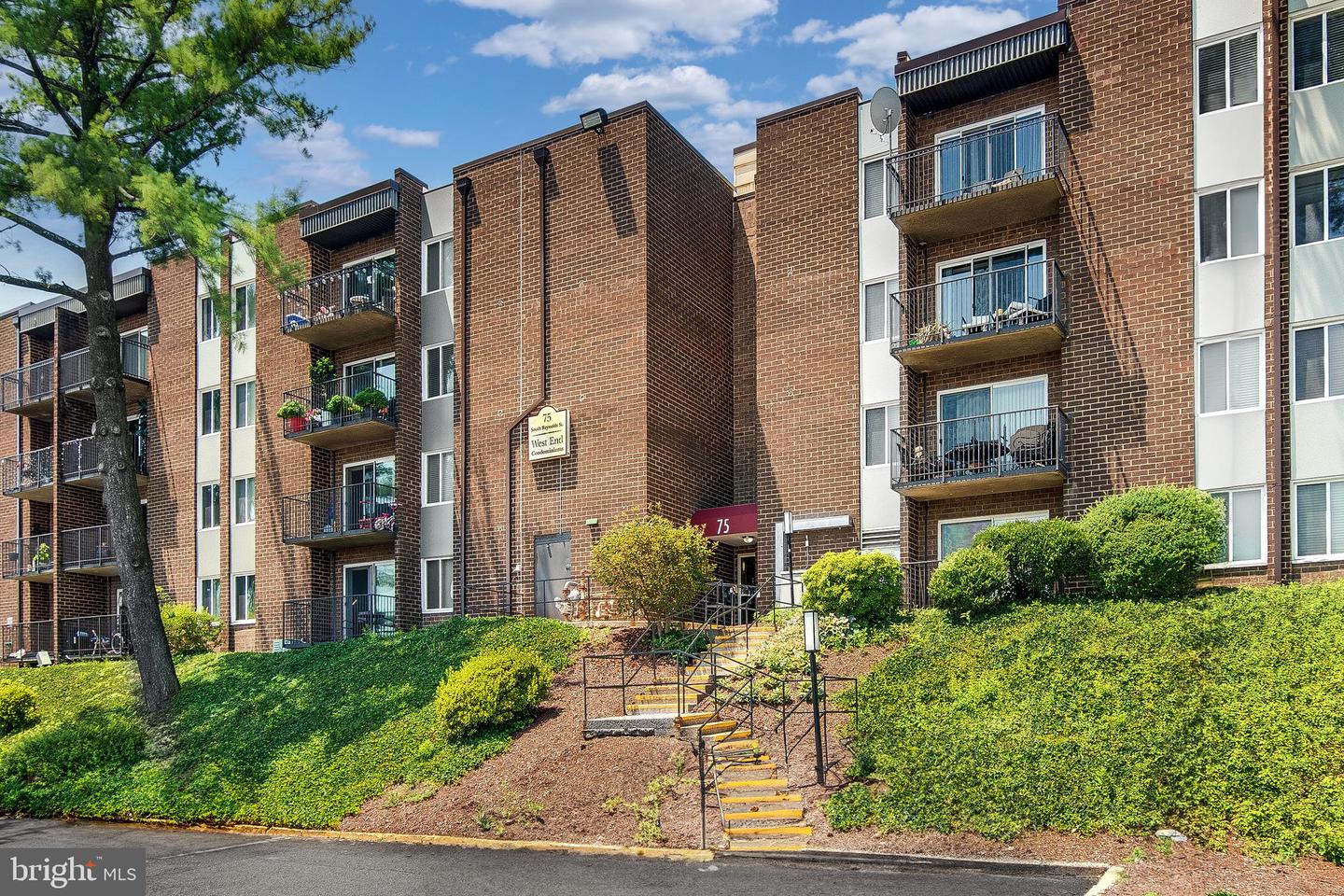 75 S REYNOLDS ST #101, ALEXANDRIA, Virginia 22304, 2 Bedrooms Bedrooms, ,2 BathroomsBathrooms,Residential,For sale,75 S REYNOLDS ST #101,VAAX2046886 MLS # VAAX2046886
