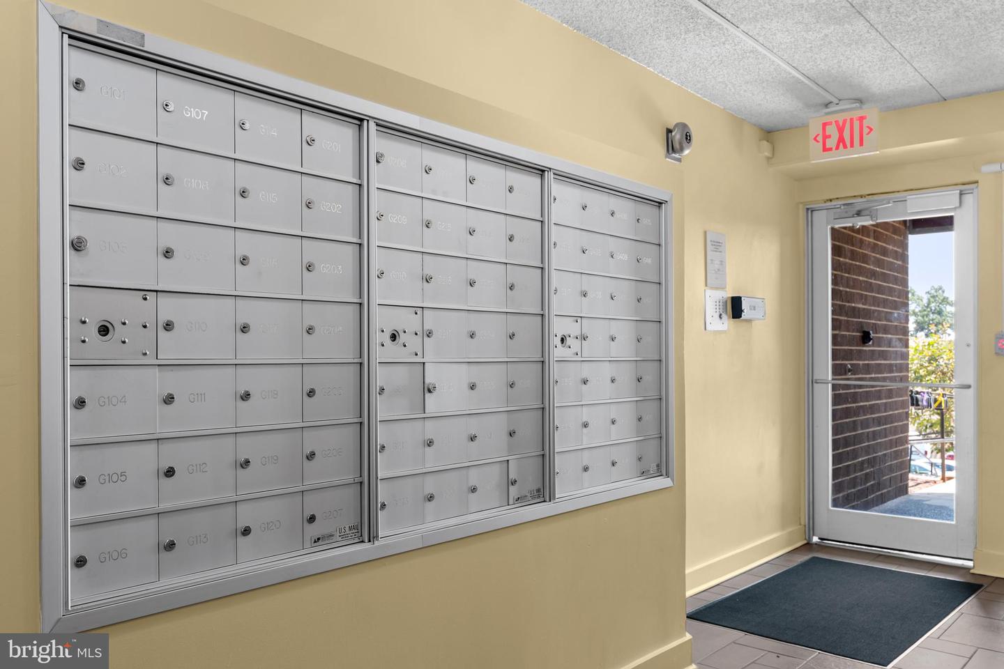 75 S REYNOLDS ST #101, ALEXANDRIA, Virginia 22304, 2 Bedrooms Bedrooms, ,2 BathroomsBathrooms,Residential,For sale,75 S REYNOLDS ST #101,VAAX2046886 MLS # VAAX2046886