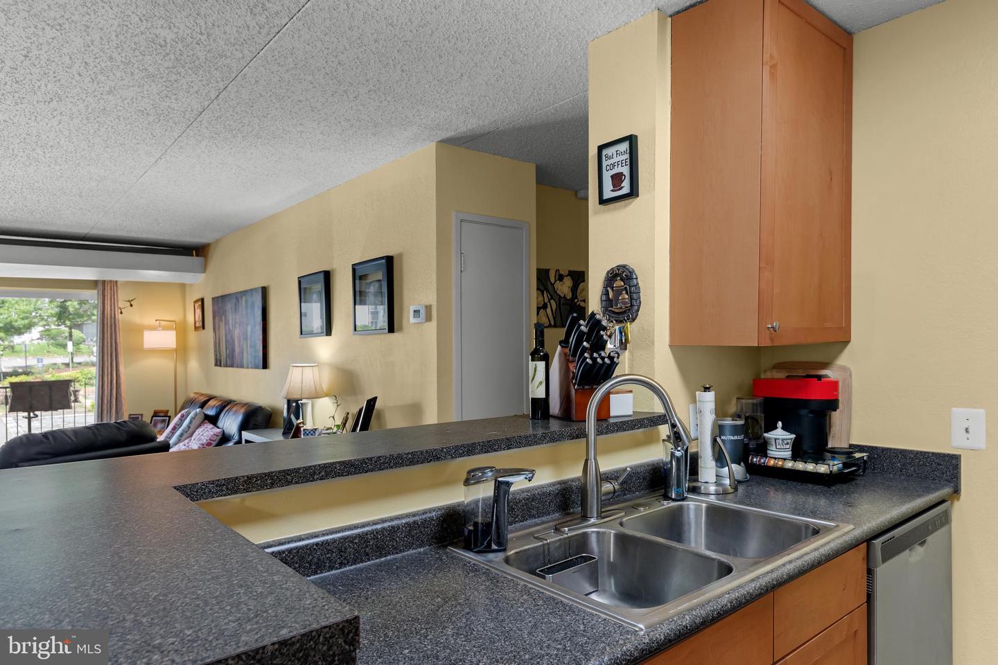 75 S REYNOLDS ST #101, ALEXANDRIA, Virginia 22304, 2 Bedrooms Bedrooms, ,2 BathroomsBathrooms,Residential,For sale,75 S REYNOLDS ST #101,VAAX2046886 MLS # VAAX2046886