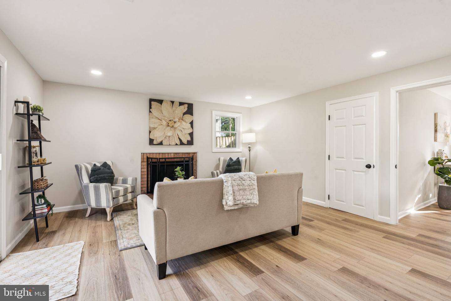 3506 QUEEN ANNE DR, FAIRFAX, Virginia 22030, 5 Bedrooms Bedrooms, ,3 BathroomsBathrooms,Residential,For sale,3506 QUEEN ANNE DR,VAFC2006750 MLS # VAFC2006750